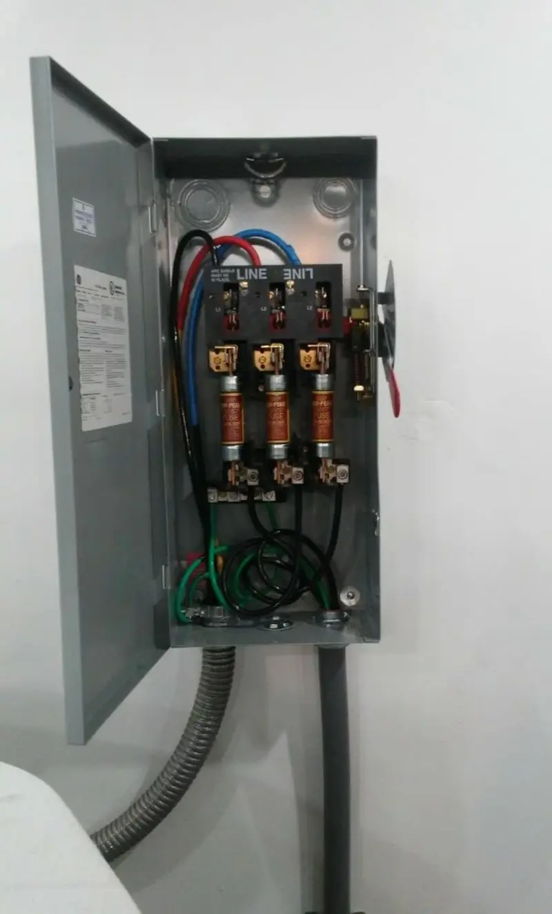 Three-phase disconnect switch installed for Electrical Wiring & Rewiring in Neosho